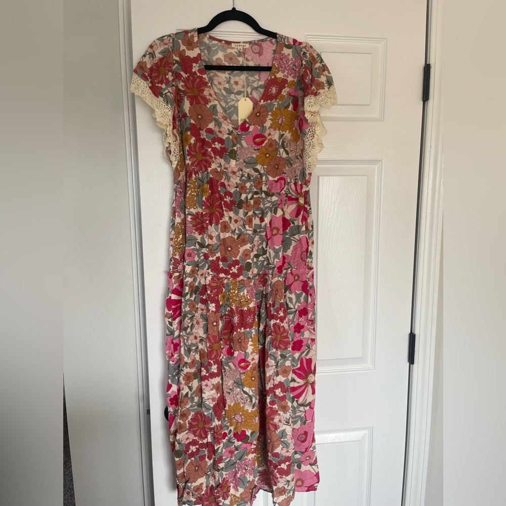 Thornburg Lace Maxi Dress